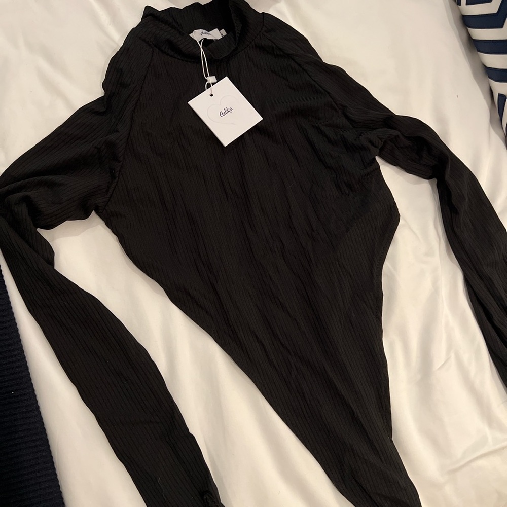 Ribbed adika black bodysuit